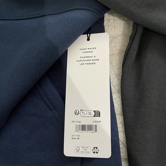 ALO YOGA Make Waves Hoodies in Navy Tonal - Picture 4 of 7